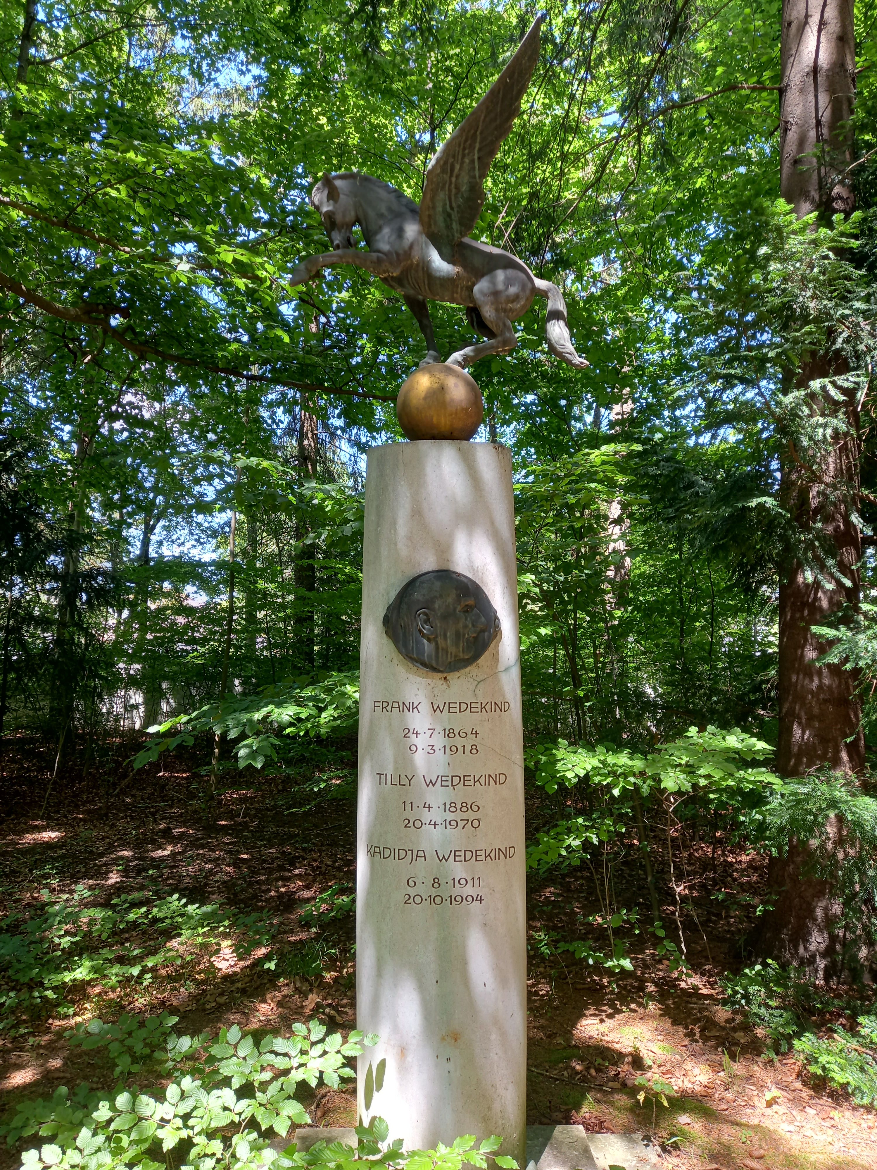 Grabstätte von Frank Wedekind auf dem Waldfriedhof München